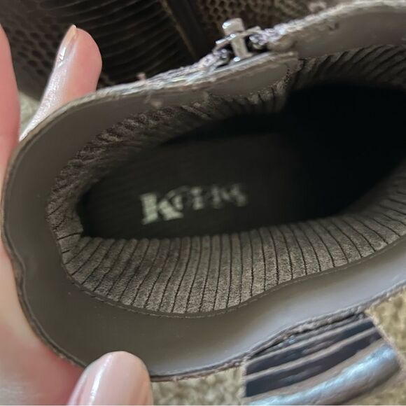 Korks Kork-Ease Leyland Snakeskin Textured Leather Ankle Boots Size 9.5 - Picture 8 of 9